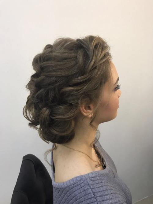 С огромной радостью помогу вам быть неотразимыми в самые прекрасные и ответственные моменты вашей жизни! 05