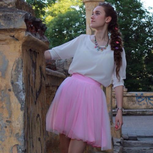 Девочки!  Только в феврале для пополнения клиентской базы - полный образ (макияж причёска) с выездом к вам = 2? 01