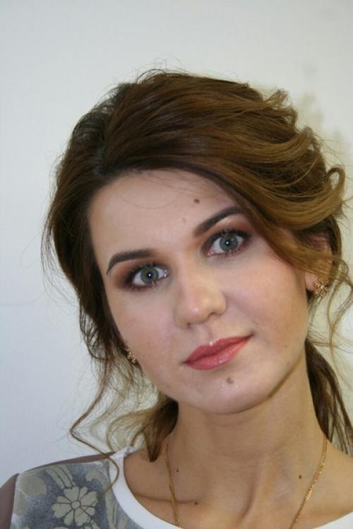 Вчера собирала любимую Кариночку в кино. 07