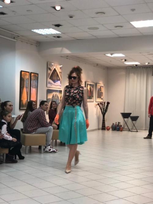 Когда-то мы придумываем себе образ себя самих, и уже не можем, да и не пытаемся вообщем - то, представить, попробовать что-то другое. 01