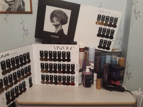 Лишь в том случае, если вам хочется изменить что - то в своей внешности; вам не нравится ваш образ и вы не знаете как и что подобрать? 02