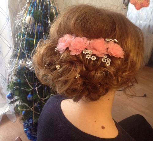 Нужны модели на прически девушки, приглашаю вас в качестве моделей и не только, на локоны, прически и так же практикую макияж цены от 300? 03