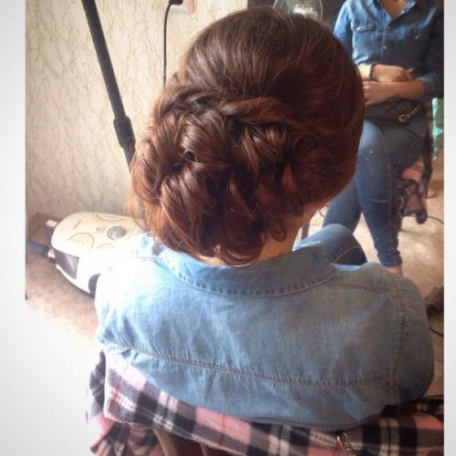 Нужны модели на прически девушки, приглашаю вас в качестве моделей и не только, на локоны, прически и так же практикую макияж цены от 300? 09