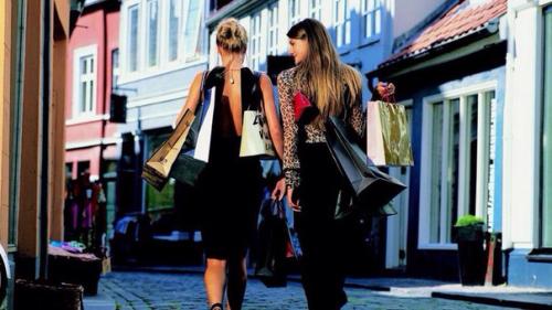 Ещё есть возможность записаться на фотосъемку Fashion Shopping осталось вечернее время? 02 Ещё есть возможность записаться на фотосъемку Fashion Shopping осталось вечернее время? 02