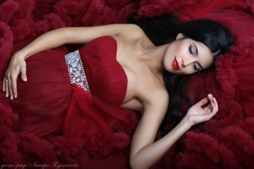 Почему лучше заказывать для фотосессии профессиональный макияж? 02 Почему лучше заказывать для фотосессии профессиональный макияж? 02