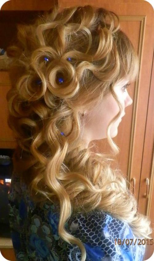 Сделай репост этой записи и получи в подарок - макияж и выезд (абсолютно бесплатно), при заказе причёски. 04