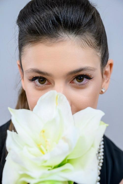 Праздничная фотосессия для девочек прошла в фонде Берег Надежды накануне 8 марта. 05