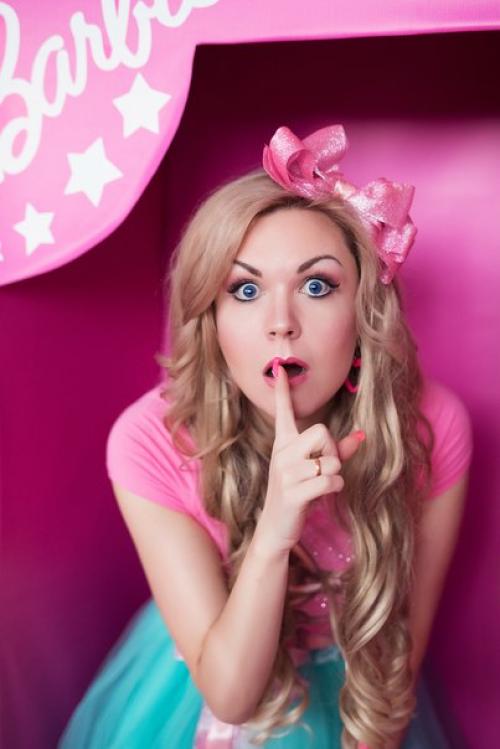 Мама Вера воплотила в реальность свою детскую девичью мечту и побывала в кукольном образе куклы - легенды - Барби! 02