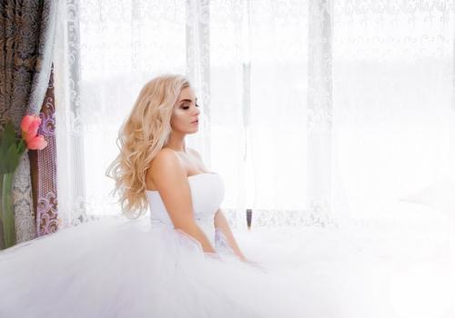 При бронировании свадебной даты до апреля Love Story? 08