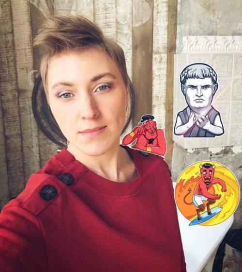 Вы меня конечно извините, но взгляните на ее последние фотографии, вы реально не видите изменений? 01