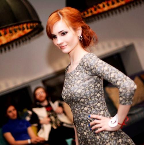 Модели на МАКИЯЖ и причёски для отработки скорости нужны. 01