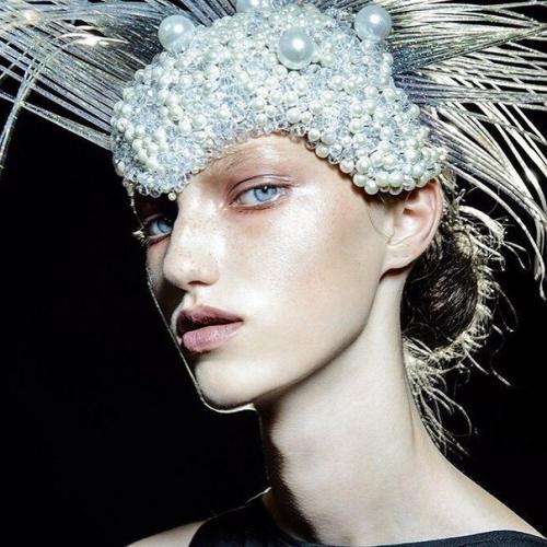 Для реализации образа мы ищем модель. 02