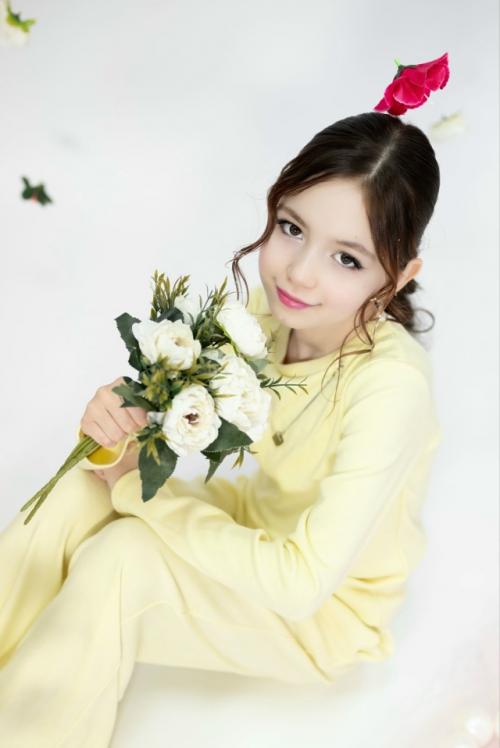 Лёгкая эстетика, утончённый стиль и искренние эмоции, которые оживают в каждом кадре. 03