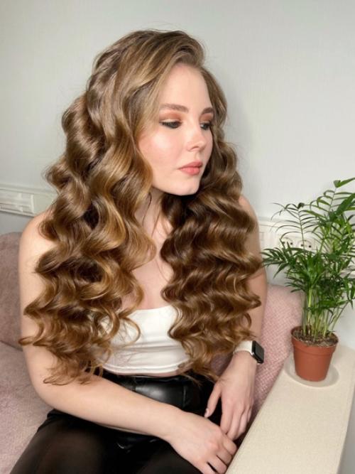 Давай я расскажу тебе что входит в полный образ гостьи/выпускницы/подружки невесты. 01