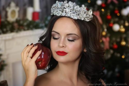 Почему лучше заказывать для фотосессии профессиональный макияж? 01 Почему лучше заказывать для фотосессии профессиональный макияж? 01