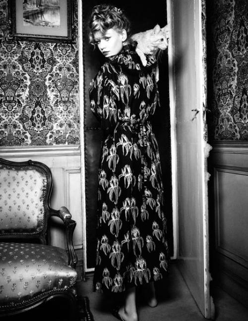 Холли - Мэй сэйкер в фотосессии Эллен фон унверт для Vogue Russia April 2016. 05