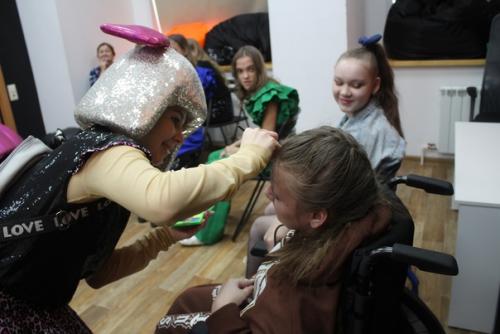 Праздники для девочек не заканчиваются в полночь 8 марта. 02