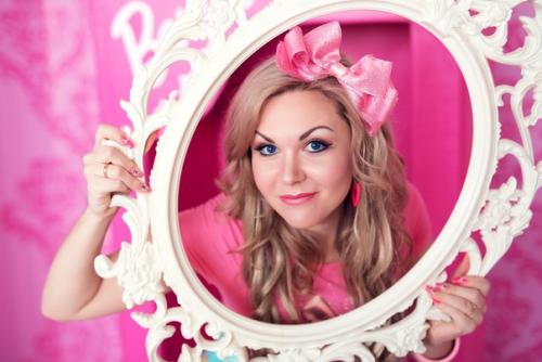 Мама Вера воплотила в реальность свою детскую девичью мечту и побывала в кукольном образе куклы - легенды - Барби! 01