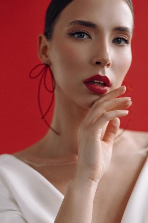 Свадебный стилист - чаше всего. 01