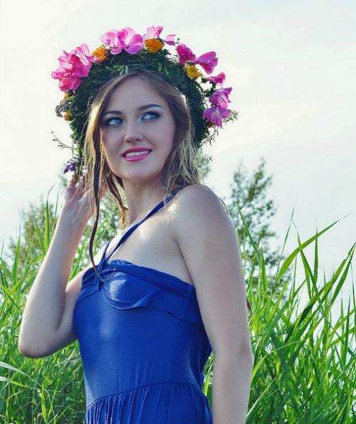 Девочки, мне срочно на воскресенье - понедельник нужна модель для полноценного образа типа примерно, как на фото (другой тип тоже допускается! 07