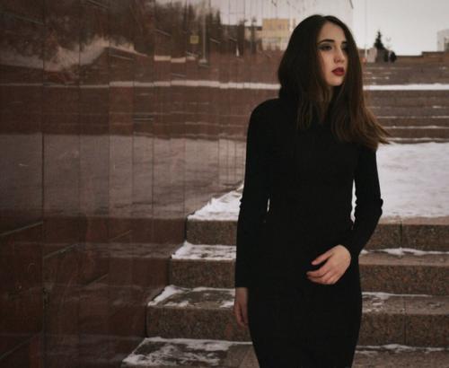 Ищу моделей?  В салоне на округе галле (красная линия, проспект октября: 08