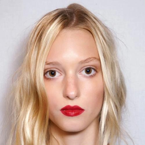 Можно и не красить: 5 способов скрыть отросшие корни. 01 Можно и не красить: 5 способов скрыть отросшие корни. 01