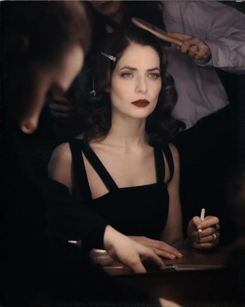 Мы ищем визажиста - стилиста (причёска и макияж) на творческую сьемку 12 апреля. 02