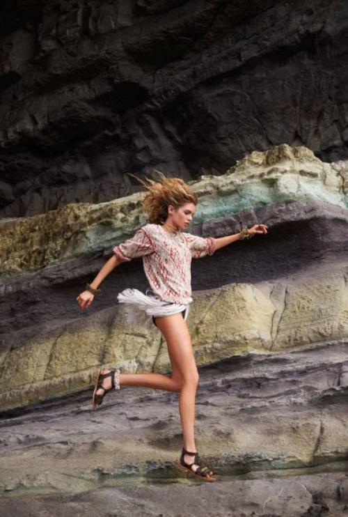 Sur le Sable: Стелла максвелл в фотосессии Жиля бенсимона для Elle France April 2016. 04