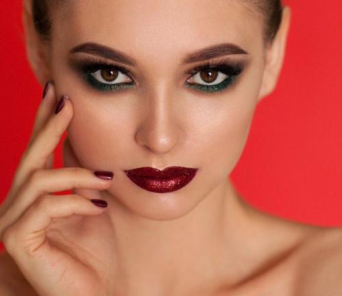 Модель!  Дорогие дорогие красотки!  предверии выпускного вечера, уже поступают записи на макияж и причёски! 03