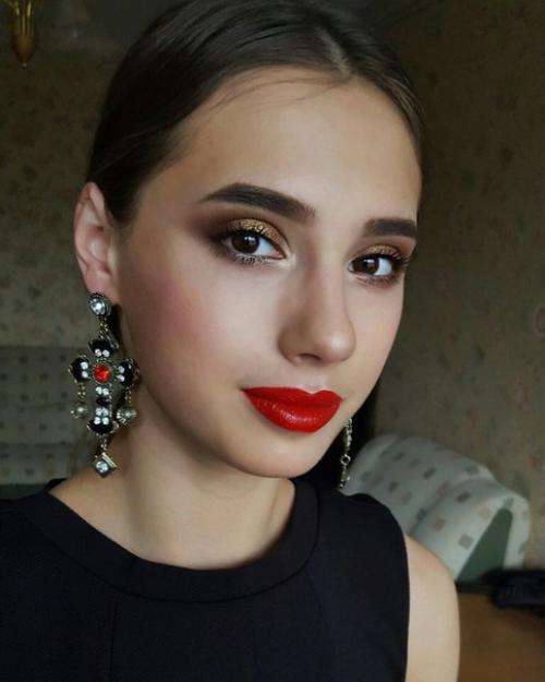 Модель!  Дорогие дорогие красотки!  предверии выпускного вечера, уже поступают записи на макияж и причёски! 04