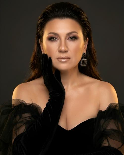 Роскошный вечерний образ в стиле Golden Hour Glamour и высокой моды. 01