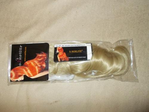 Милые выпускницы!  В нашем салоне вы можете сделать причёску и макияж к выпускному балу. 02