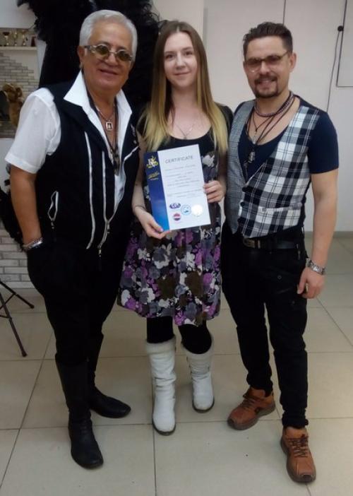 Привет! Я Шумова Галина и мне 23 года. 01 Привет! Я Шумова Галина и мне 23 года. 01