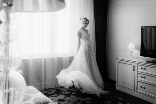 Почему сборы жениха и невесты лучше проводить в номере отеля или в студии? 01 Почему сборы жениха и невесты лучше проводить в номере отеля или в студии? 01