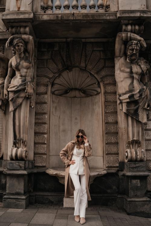 Элегантность - это единственная мода, которая не проходит. 03 Элегантность - это единственная мода, которая не проходит. 03