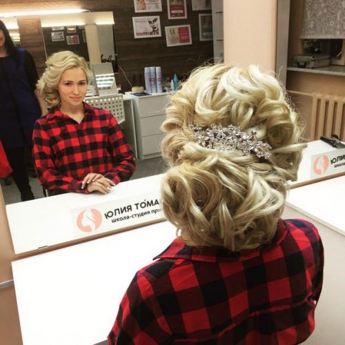Меня зовут Юлия томасова, прически - моя страсть. 04