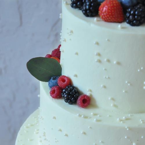 Что?  Уже?   Многие конечно удивятся, но это так - потихоньку набирает обороты свадебный сезон 2021. 01