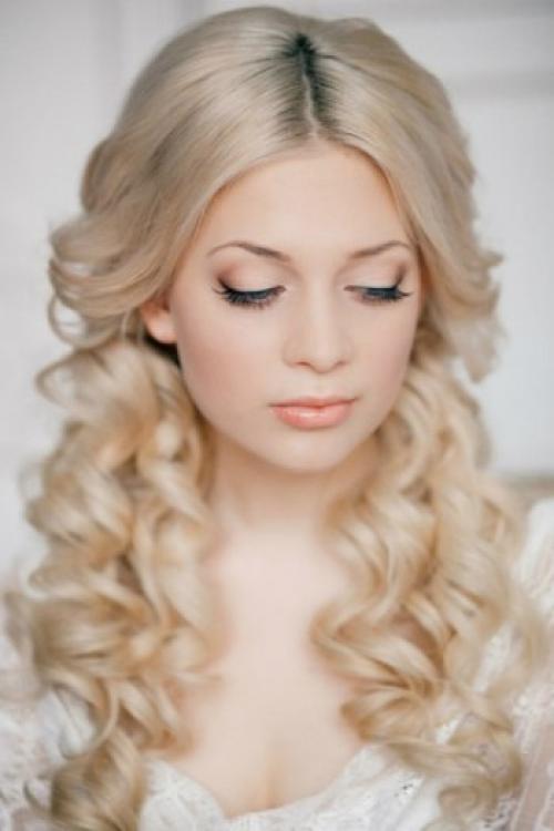 Дорогие невесты?  Наши стилисты - визажисты рады предложить вам макияж и прическу в день свадьбы? 01