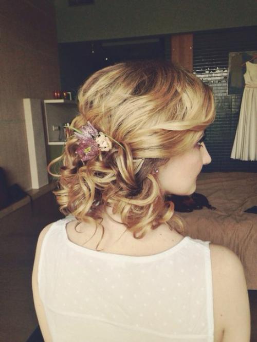 Часто девушки перебарщивают с косметикой или неправильно ее использует, что дает абсолютно обратный эффект. 02 Часто девушки перебарщивают с косметикой или неправильно ее использует, что дает абсолютно обратный эффект. 02