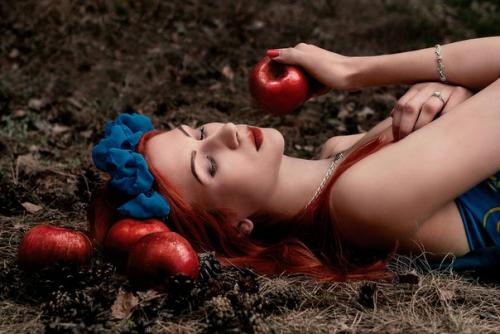 Фотограф и модель ищут визажиста и мастера по прическам. 02