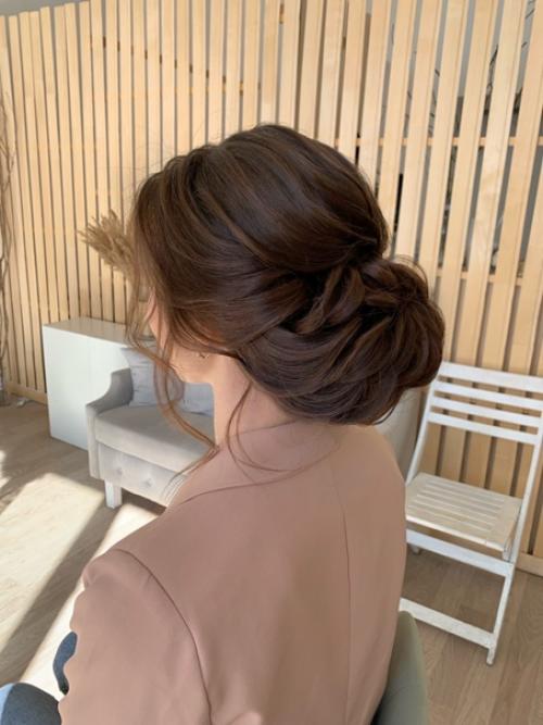 Дорогие невесты, если у вас есть вполне конкретный запрос на прическу и макияж, то поинтересуйтесь заранее, делаю ли я такое. 02