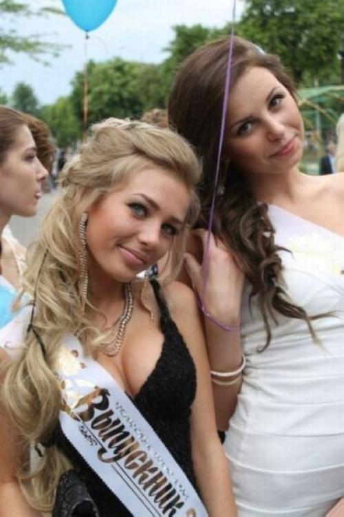 Центр красоты и здоровья Ваниль поздравляет всех выпускников 4-9-11 классов с этим событием и дарит вам и вашим дорогим людям 10% скидку. 01