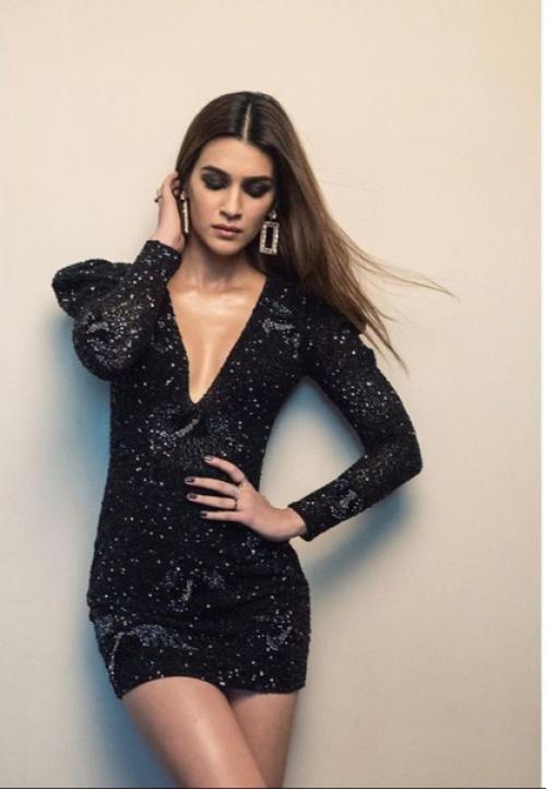 Похоже, пайетки снова в моде. 01