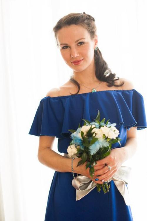 Милые девушки, выпускницы школ вузов, а так же мамы девочек выпускниц детских садов, (которые хотят сделать красивую прическу маленьким принцессам! 04