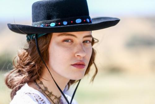 Калифорнийская романтика: бьюти - образы шоу Dior Cruise 2018. 03