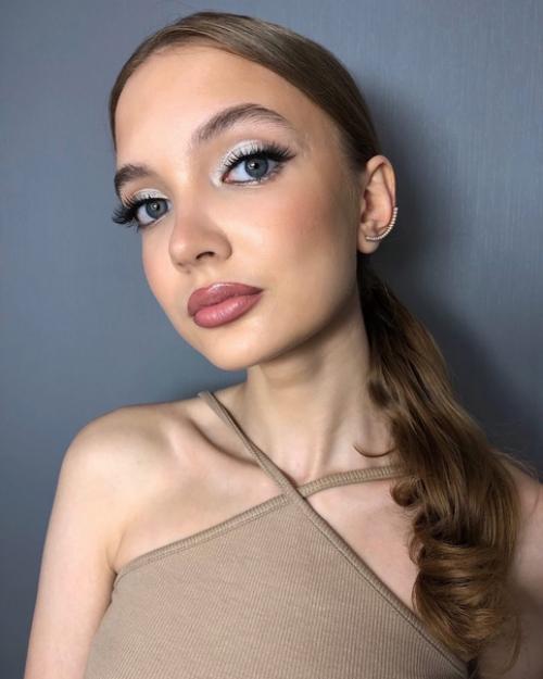 Визажист/стилист по волосам. 09