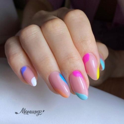 Ухоженные руки и аккуратный ногтей также важны, как и стильная прическа и красивый макияж. 01