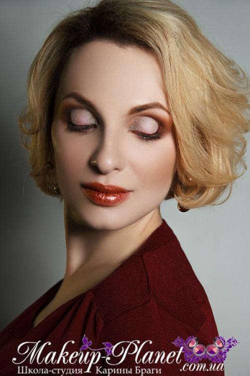 Внимание?  Днепр?   В школу макияжа нужны девушки от 14 до 35 лет как модели для практических занятий. 04