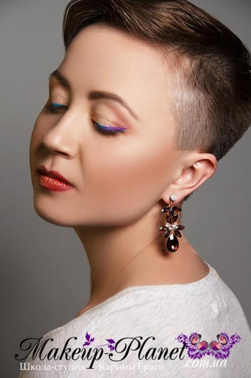 Внимание?  Днепр?   В школу макияжа нужны девушки от 14 до 35 лет как модели для практических занятий. 01