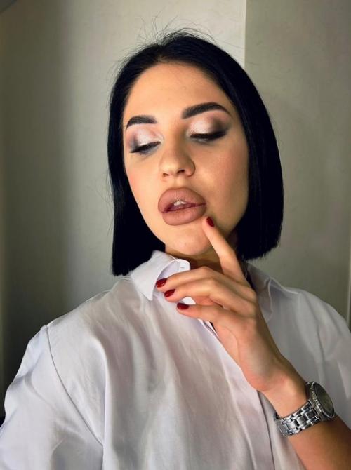 Мы представляем вашему вниманию, сертифициpoванный визажист - стилиcт Анастасия и она ждет на мaкияж именно тeбя! 06